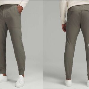 Men's ABC Warpstreme Jogger
Regular Jogger Pants